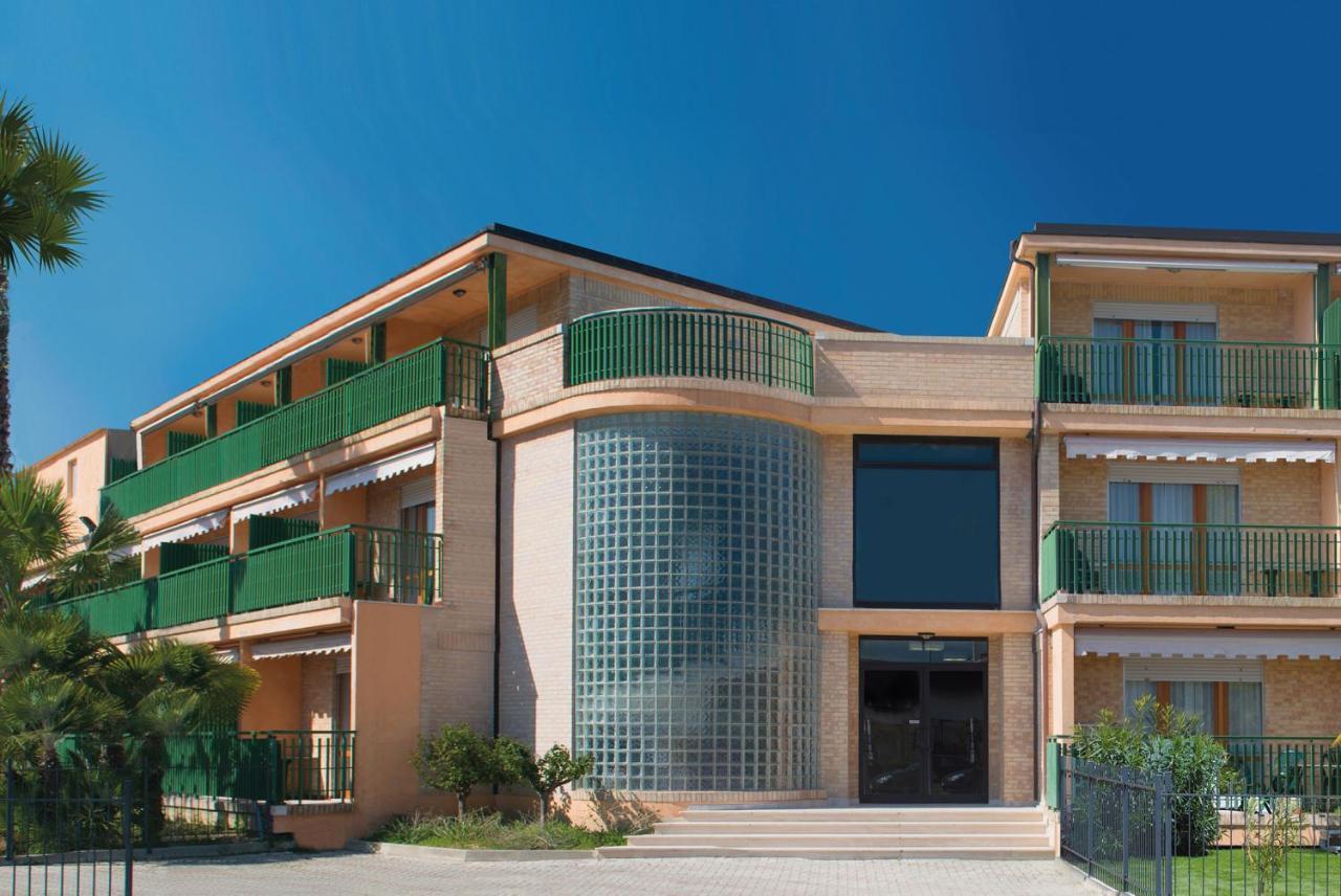 Holiday Family Village Porto SantʼElpidio Quarto foto